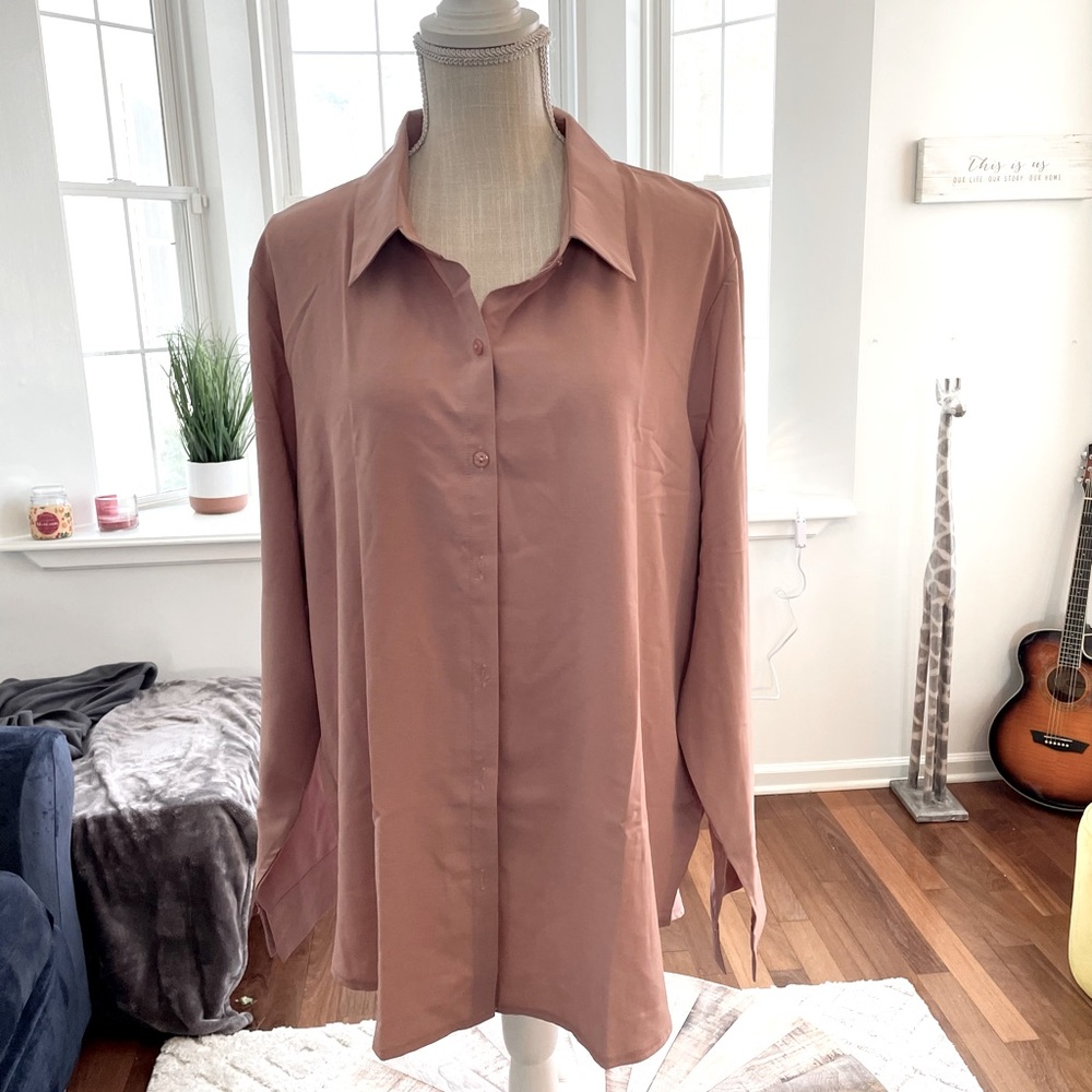 Women’s 2XL button up blouse